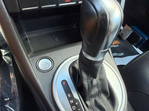 Used 2012 Volkswagen Beetle Turbo FWD image 30