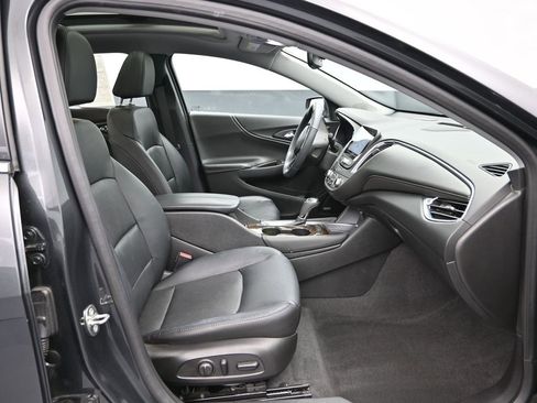 Used 2017 Chevrolet Malibu Premier w/ Premier Sun and Wheel Package image 41