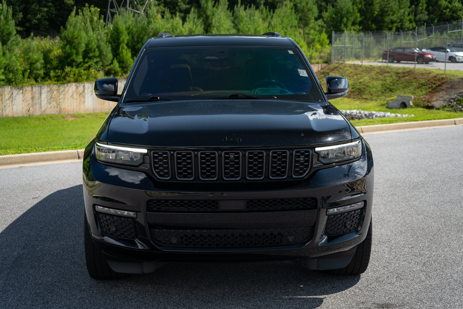 Used 2024 Jeep Grand Cherokee L Summit AWD/4WD image 2