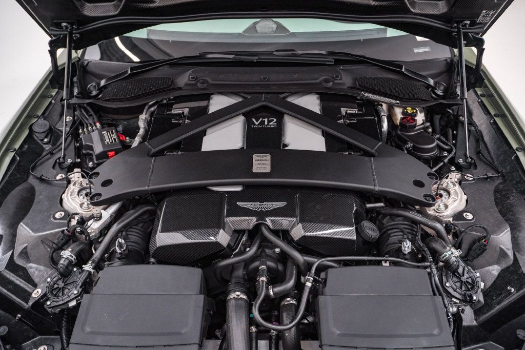 Used 2026 Aston Martin Vanquish Convertible RWD image 37