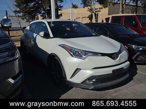 Used 2018 Toyota C-HR XLE image 1