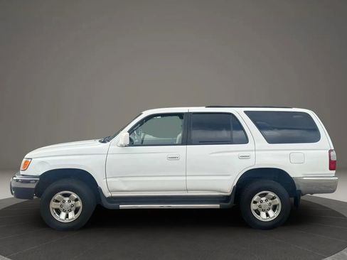 Used 2000 Toyota 4Runner SR5 image 4
