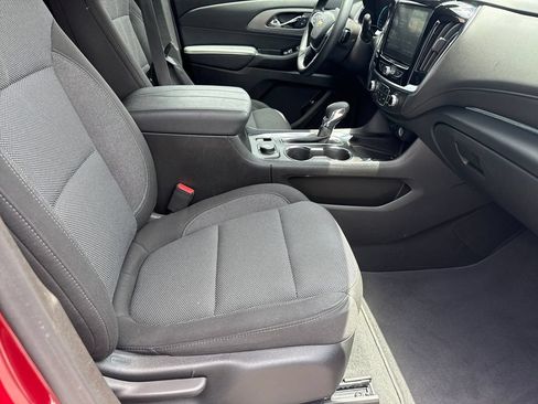 Used 2023 Chevrolet Traverse LT FWD image 13
