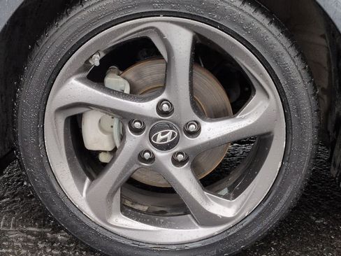 Used 2019 Hyundai Veloster 2.0 image 14