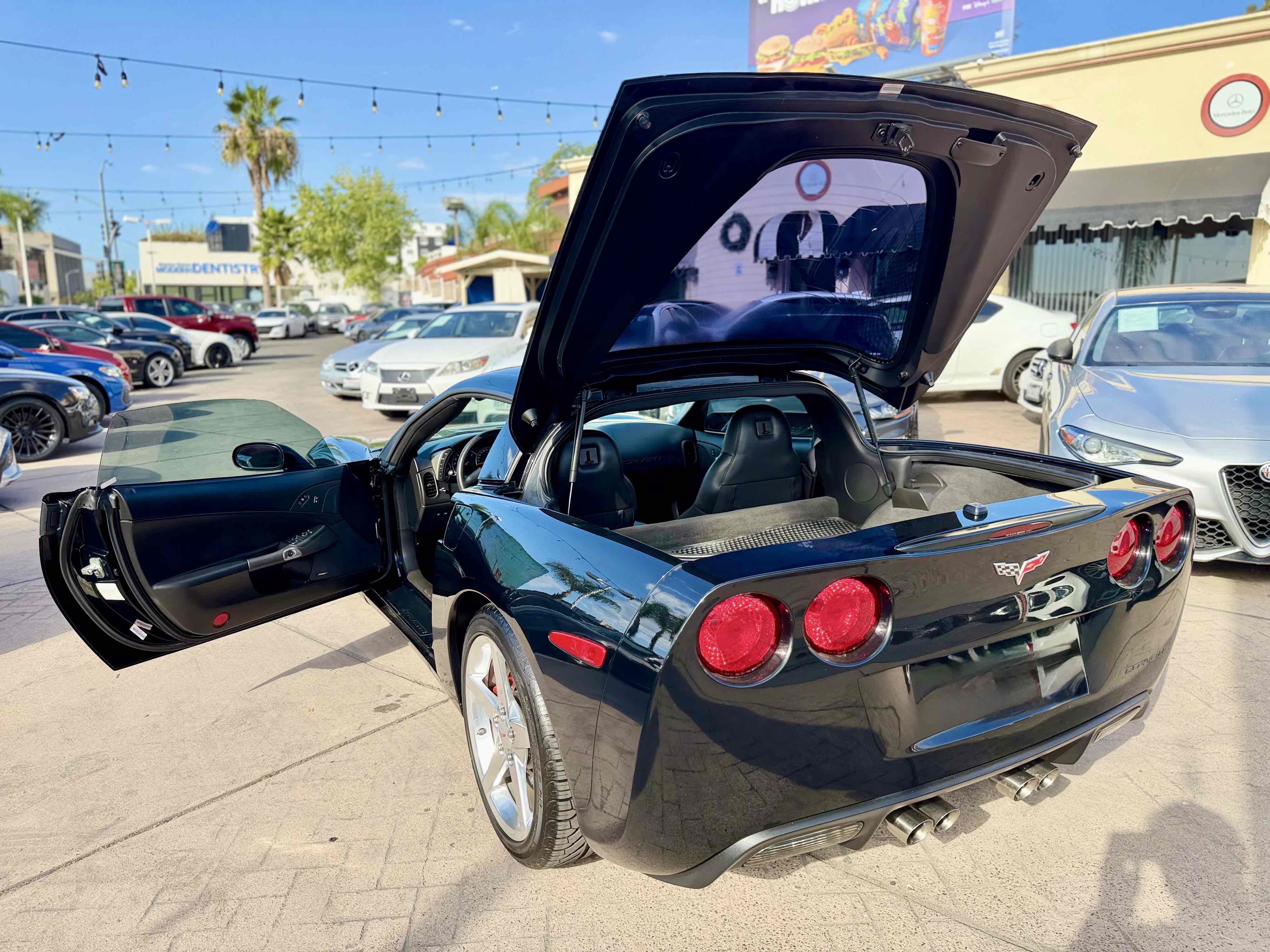 Used 2005 Chevrolet Corvette Coupe w/ Preferred Equipment Group RWD image 14