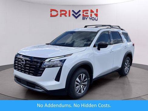 New 2026 Nissan Pathfinder SL image 1