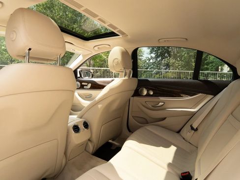 Used 2017 Mercedes-Benz E 300 image 26