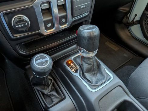 Used 2023 Jeep Wrangler Sport S image 23