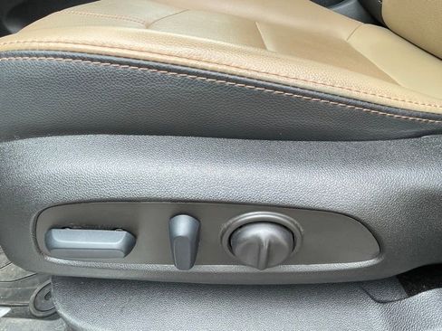 Used 2022 Chevrolet Equinox Premier image 10