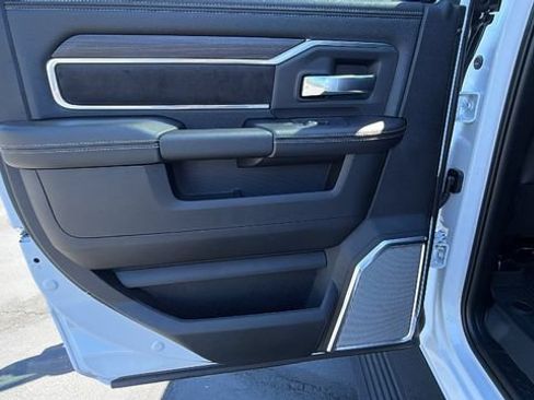 New 2026 RAM 2500 Laramie AWD/4WD image 16