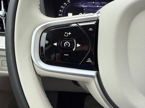 New 2026 Volvo XC60 B5 Ultra w/ Climate Package image 12