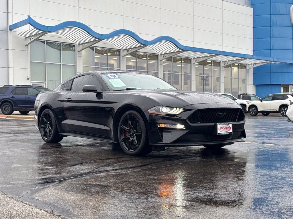 Used 2018 Ford Mustang GT Premium w/ Black Accent Package RWD image 3