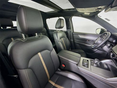 Used 2025 MAZDA CX-90 3.3 Turbo w/ Premium Plus Pkg image 31