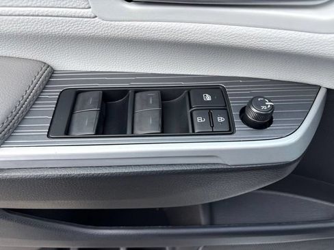 Used 2026 Toyota Sienna XLE FWD image 14