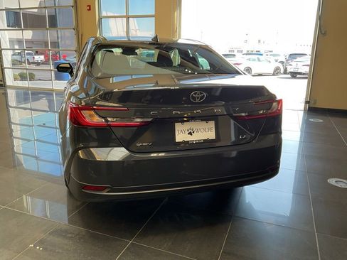 Used 2025 Toyota Camry LE image 6