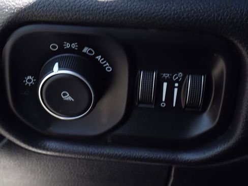 Used 2019 RAM 2500 Tradesman RWD image 22