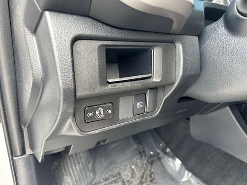 Used 2019 Toyota Tacoma SR5 RWD image 12