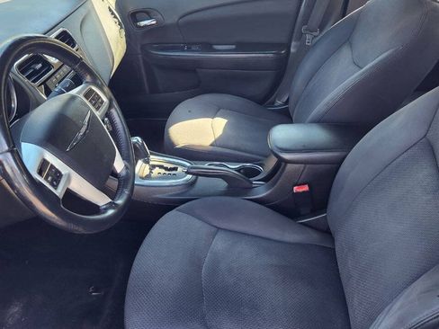 Used 2013 Chrysler 200 Touring FWD image 5