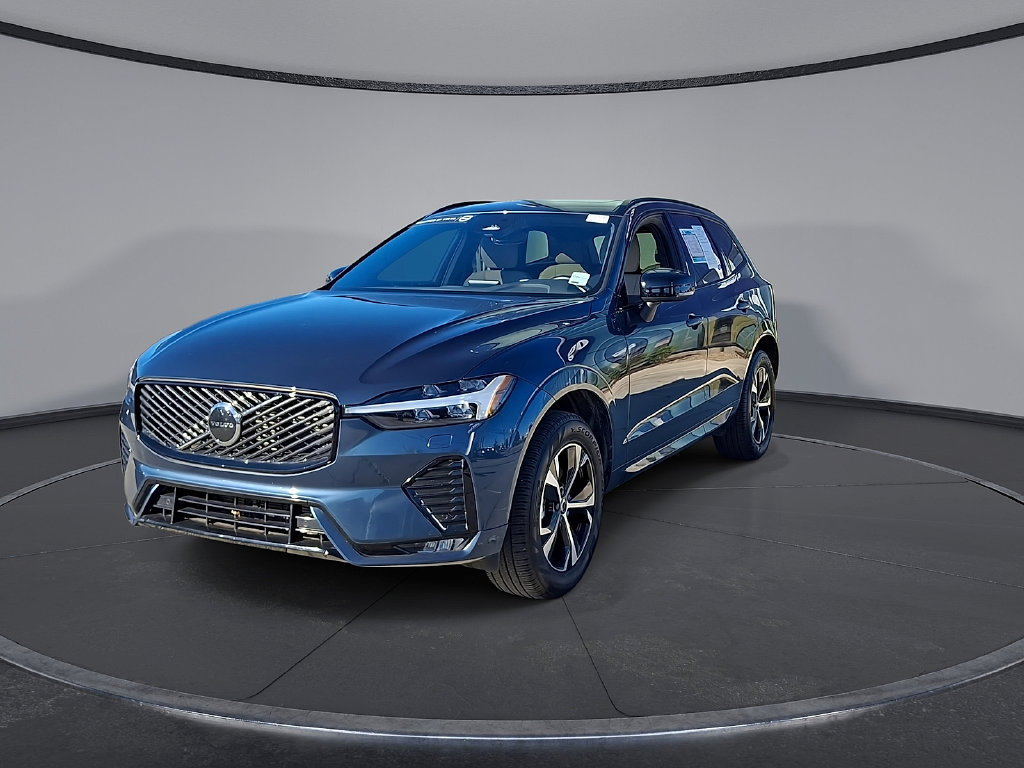 Certified 2026 Volvo XC60 B5 Core AWD/4WD image 3