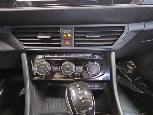 Used 2024 Volkswagen Jetta SE image 21