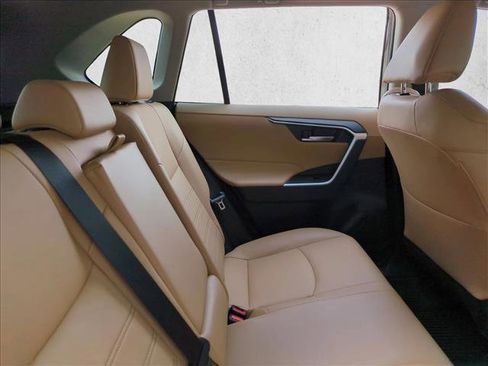 Certified 2025 Toyota RAV4 XLE Premium image 20