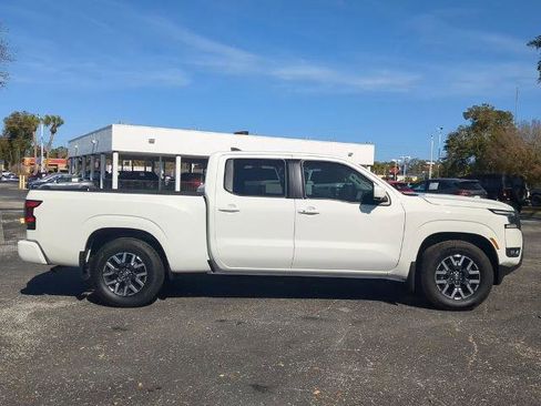 Certified 2025 Nissan Frontier SL image 3