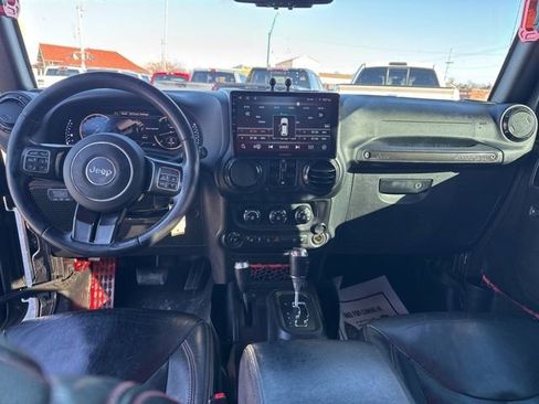 Used 2017 Jeep Wrangler Unlimited Rubicon image 14