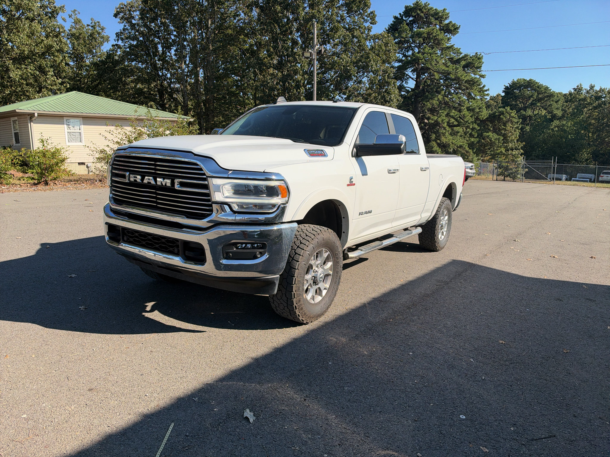 Used 2022 RAM 2500 Laramie AWD/4WD image 1