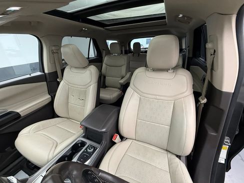 Used 2020 Ford Explorer Platinum w/ Premium Technology Package AWD/4WD image 58