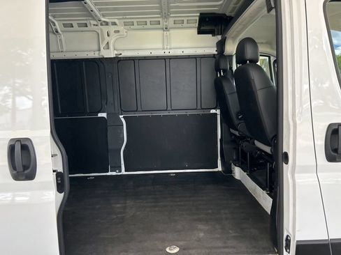 Used 2025 RAM ProMaster 2500 w/ Convenience Group FWD image 28