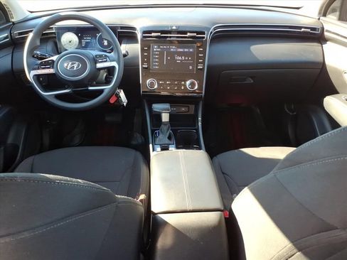 Used 2024 Hyundai Tucson SE image 12