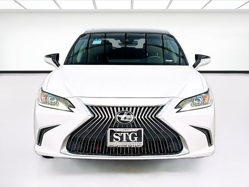 Used 2020 Lexus ES 350 w/ Premium Package FWD image 2