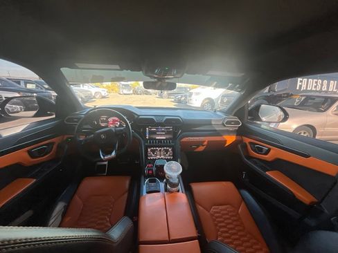 Used 2021 Lamborghini Urus AWD/4WD image 11