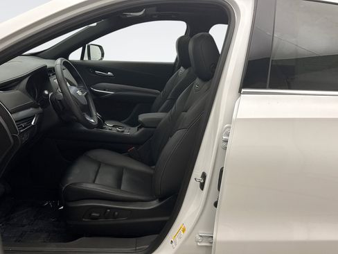 Used 2023 Cadillac XT4 Premium Luxury w/ Cold Weather Package image 11