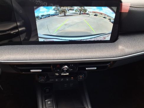 Used 2026 Nissan Kicks SV FWD image 15