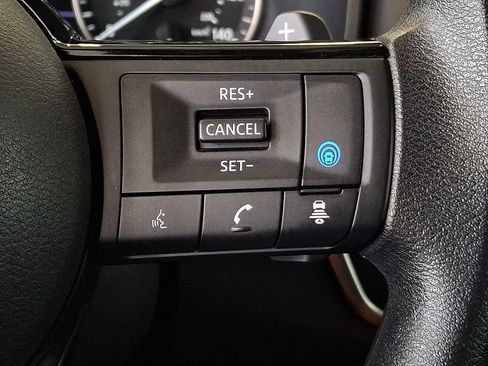 Used 2023 Nissan Rogue SV AWD/4WD image 21