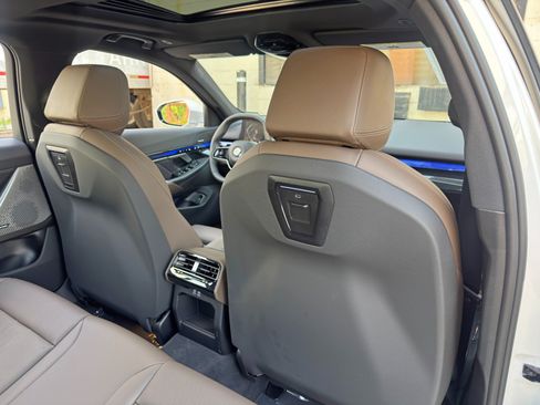 Used 2024 BMW 540i xDrive w/ Convenience Package AWD/4WD image 39