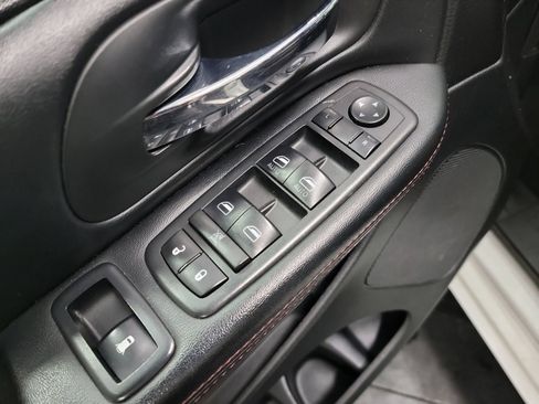 Used 2017 Dodge Grand Caravan GT FWD image 14