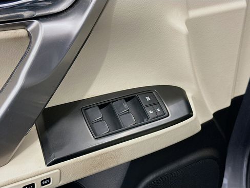 Used 2023 Lexus GX 460 Premium w/ Accessory Package image 15