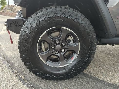 Used 2022 Jeep Gladiator Rubicon w/ Trailer Tow Package AWD/4WD image 24