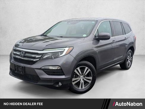 Used 2017 Honda Pilot EX image 1