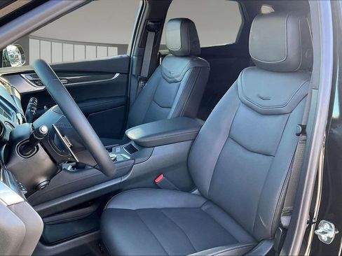 New 2026 Cadillac XT5 Sportv w/ LPO, Floor Liner Package AWD/4WD image 9