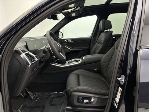 New 2026 BMW X5 xDrive40i w/ M Sport Package AWD/4WD image 25