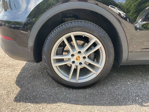 Used 2020 Porsche Cayenne AWD/4WD image 31