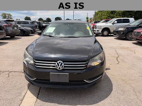 Used 2015 Volkswagen Passat 1.8T S FWD image 2