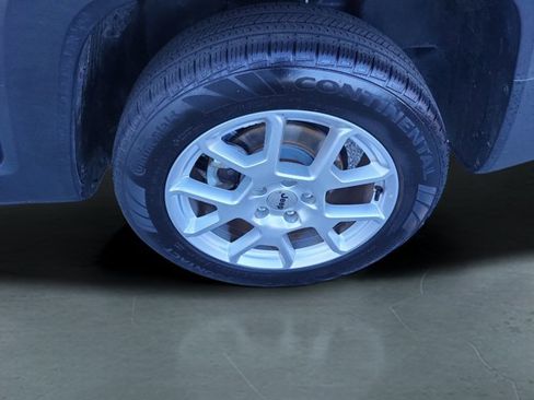 Used 2022 Jeep Renegade Latitude w/ Convenience Group image 11