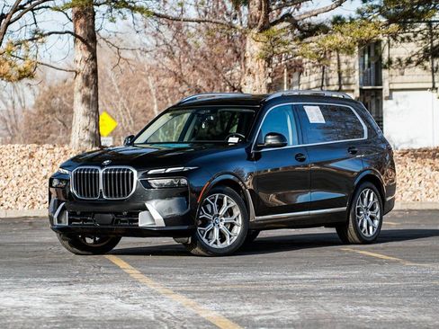 Used 2023 BMW X7 xDrive40i w/ Executive Package image 1