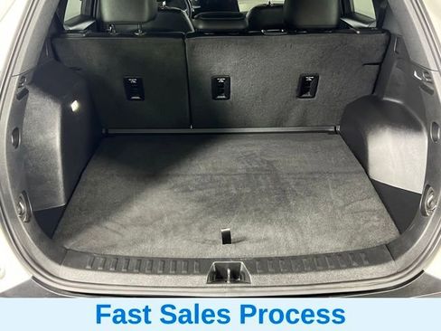 Used 2025 Chevrolet Equinox LT w/ Convenience Package II image 10