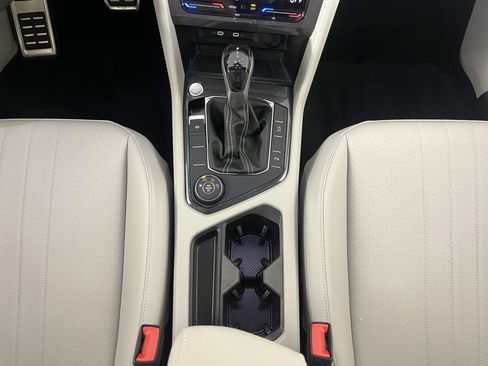 Used 2023 Volkswagen Tiguan SE R-Line AWD/4WD image 16