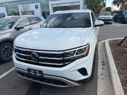 Certified 2023 Volkswagen Atlas Cross Sport SE w/ Black Wheel Package image 2